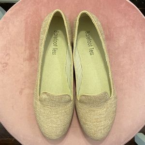 Tan woven flats: Brand - Barefoot Tess